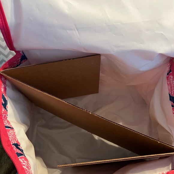 Cute As A Shell Lilly Pulitzer Beach Cooler - Picture 4 of 4